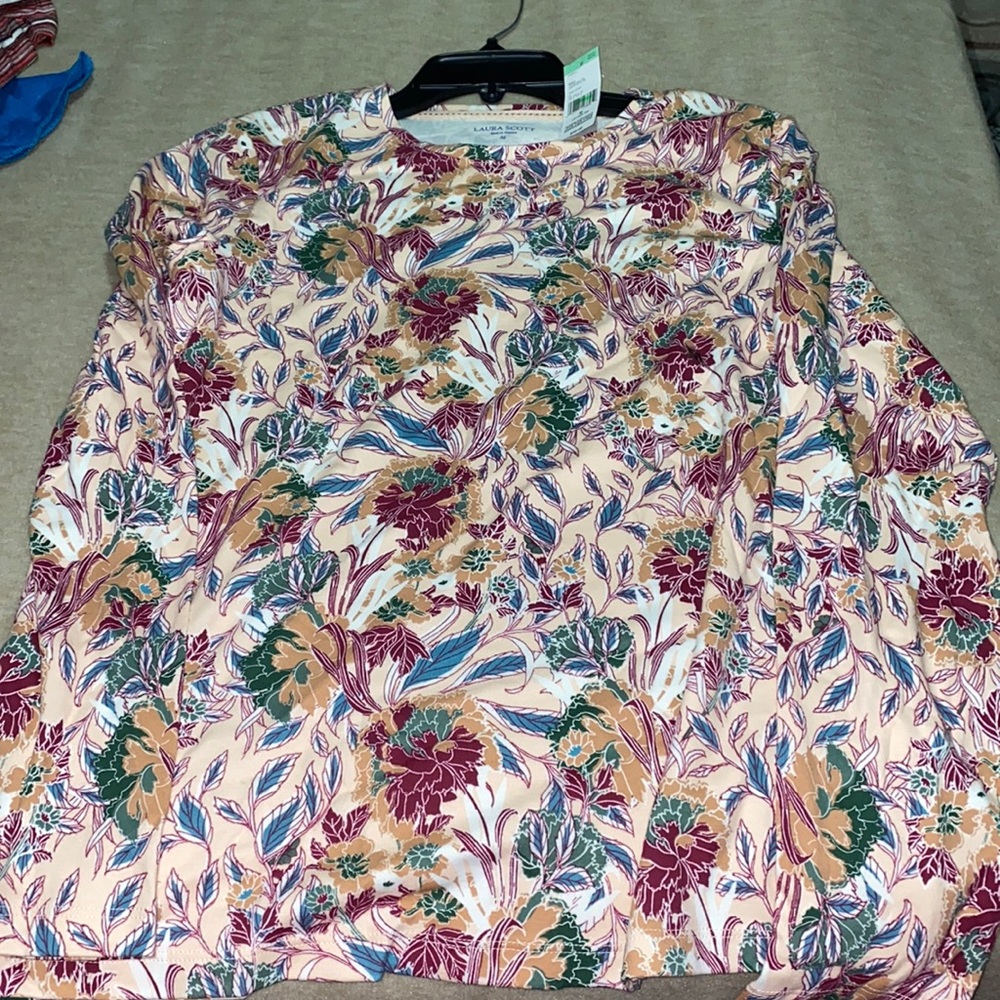 NWT Missy Medium Laura Scott Long Sleeved Top